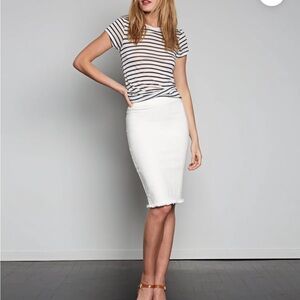 Avenue Montaigne Cream Denim Pull On Pencil Skirt Raw Edge Size 4